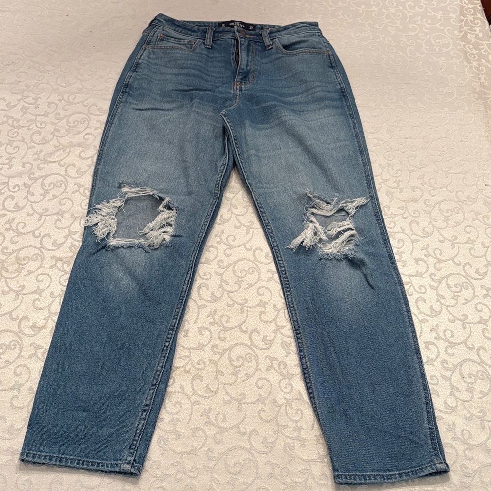 Hollister Ultra High Rise Mom Jeans